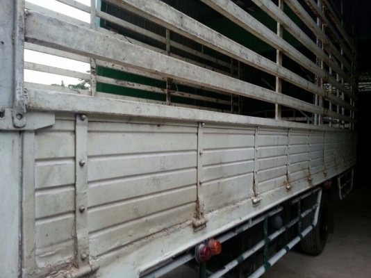 รถฮีโน่ 6 ล้อ รั้ว 195 แรงม้า. ( รถประกอบ. )  สนใจติดต่อ 081 - 6079515