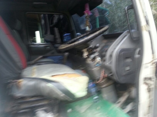 รถฮีโน่ 6 ล้อ รั้ว 195 แรงม้า. ( รถประกอบ. )  สนใจติดต่อ 081 - 6079515