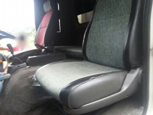 รถฮีโน่ 6 ล้อ รั้ว 195 แรงม้า. ( รถประกอบ. )  สนใจติดต่อ 081 - 6079515