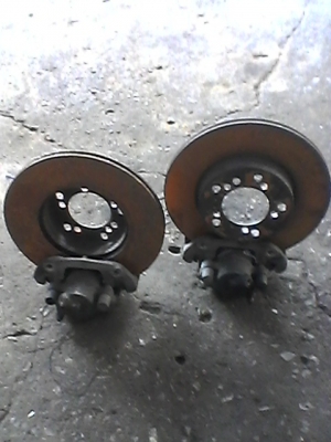 ขายจานเบรคพร้อมปั๊ม BMW E36 325i ผ้าเบรคยังเต็ม