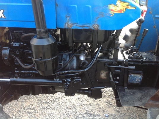 แทรกเตอร์แชมป์ โฟววิน 304  SLX  สภาพดีเยี่ยม  เดิมๆทั้งคัน  พร้อมใช้งาน  มีจอบหมุนด้วย