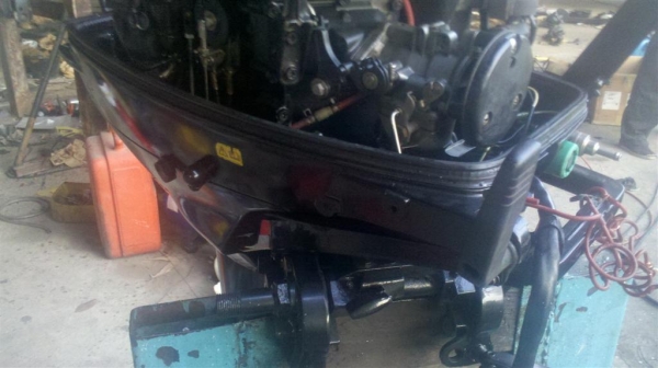 เครื่องเรือ ซูซูกิ 30แรงม้า 2จังหวะ หาง19นิ้ว สภาพป้ายแดง