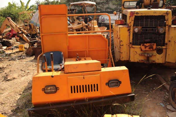 ขายดั้มเปอร์ล้อยางขับเคลื่อน8ล้อ MITSUBISHI มี2คัน ราคา 140,000บาท ขายดั้มเปอร์ล้อยางขับเคลื่อน8ล้อ MITSUBISHI มี2คัน ราคา 140,000บาท