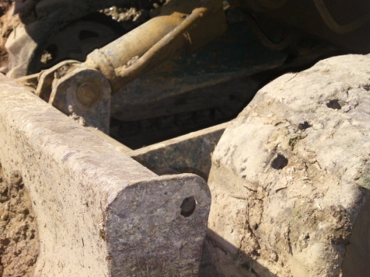 รถขุดเล็กขายตามสภาพเก่านอกyanmaB27สภาพพร้อมใช้งานการทำงานมีอยู่ในVDOราคา 185,000บาท http://youtu.be/staeO3ZlKjI