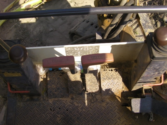 รถขุดเล็กขายตามสภาพเก่านอกyanmaB27สภาพพร้อมใช้งานการทำงานมีอยู่ในVDOราคา 185,000บาท http://youtu.be/staeO3ZlKjI