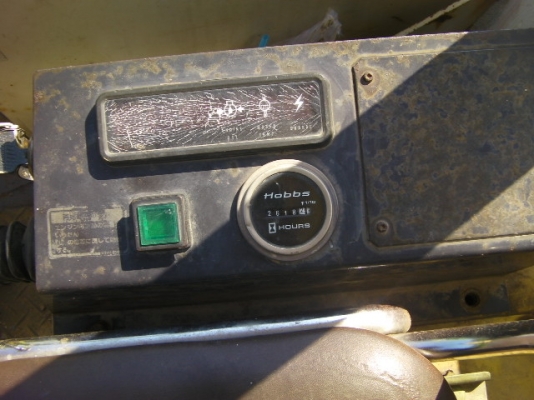 รถขุดเล็กขายตามสภาพเก่านอกyanmaB27สภาพพร้อมใช้งานการทำงานมีอยู่ในVDOราคา 185,000บาท http://youtu.be/staeO3ZlKjI