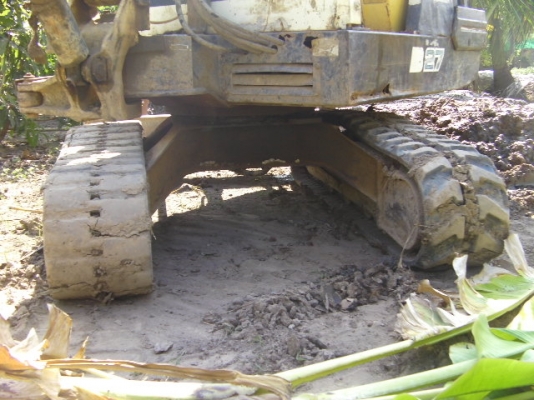 รถขุดเล็กขายตามสภาพเก่านอกyanmaB27สภาพพร้อมใช้งานการทำงานมีอยู่ในVDOราคา 185,000บาท http://youtu.be/staeO3ZlKjI