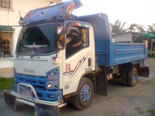 รถอีซูซุ 6 ล้อดั้ม NKR 130 แรงม้า ปี 55 ( รถวิ่ง 4x,xxx กม. )   สนใจติดต่อ 081 - 6079515