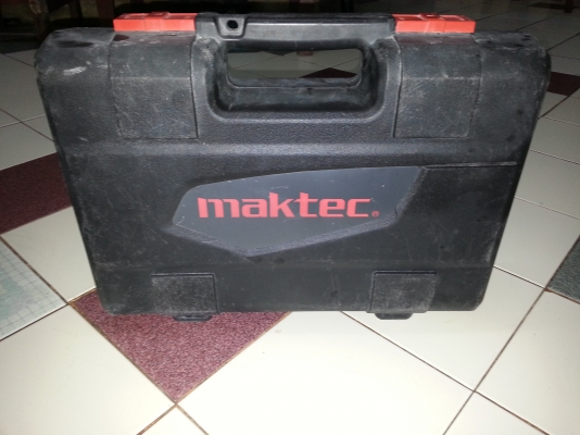 ขายสว่านโรตารี่เจาะกระแทกปูนยี่ห้อmaktec by makita สภาพสวยๆพร้อมกล่องเก็บเรียบร้อย ขายสว่านโรตารี่เจาะกระแทกปูนยี่ห้อmaktec by makita สภาพสวยๆพร้อมกล่องเก็บเรียบร้อย
