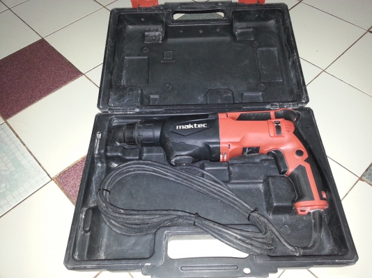 ขายสว่านโรตารี่เจาะกระแทกปูนยี่ห้อmaktec by makita สภาพสวยๆพร้อมกล่องเก็บเรียบร้อย ขายสว่านโรตารี่เจาะกระแทกปูนยี่ห้อmaktec by makita สภาพสวยๆพร้อมกล่องเก็บเรียบร้อย