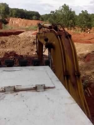 รถแบคโฮ KOMATSU PC 100 - 5  สนใจติดต่อ 081 - 6079515