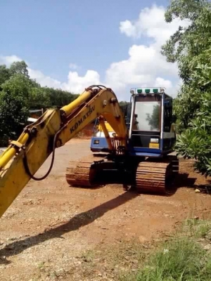 รถแบคโฮ KOMATSU PC 100 - 5  สนใจติดต่อ 081 - 6079515