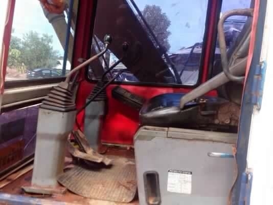 รถแบคโฮ KOMATSU PC 100 - 5  สนใจติดต่อ 081 - 6079515