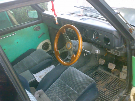 ขายมาสด้า แฟมิรี่แคป เครื่อง 1400cc 5 เกียร์