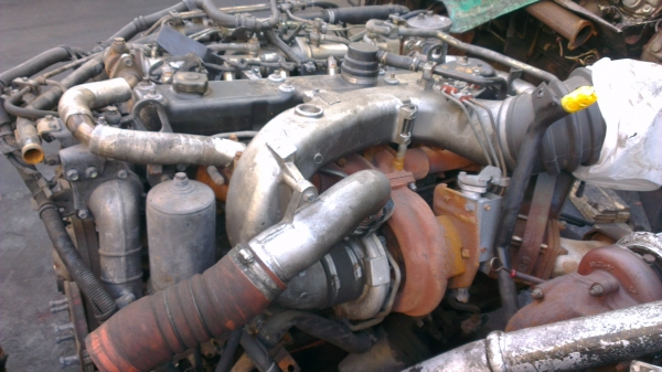 เครื่องยนต์นอก  6SD turbo inter รุ่นใหม่ ฝาดำ 340แรง