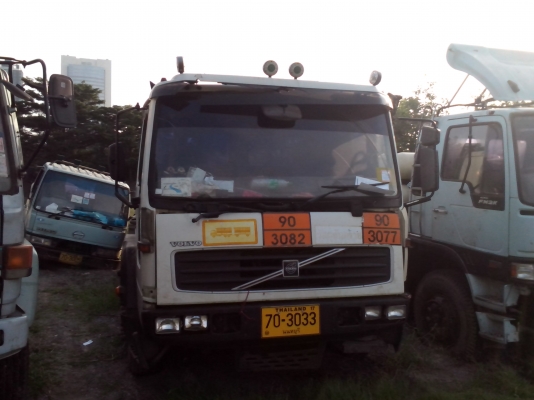 ขายรถบรรทุก10ล้อหัวคัสซีเครื่อง270แรง 2เพลาถูกๆ