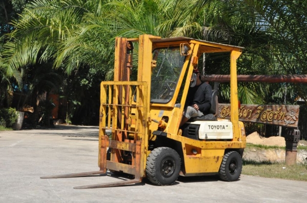 ขายFORKLIFT TOYOTA 4FG สภาพเดิมๆจากญี่ปุ่น ยังไม่เคยใช้งานในไทย 89,000บาท