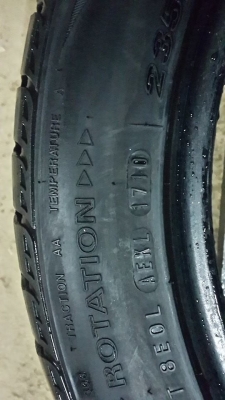 ขายยาง  235 / 45 R 17 ยางปี  2010