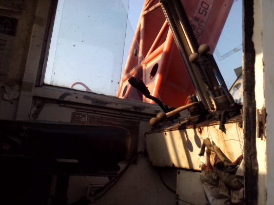 ขายรถเครนตีนตะขาบขนาด50ตัน พร้อมใช้งาน ขายรถเครนตีนตะขาบขนาด50ตัน พร้อมใช้งาน