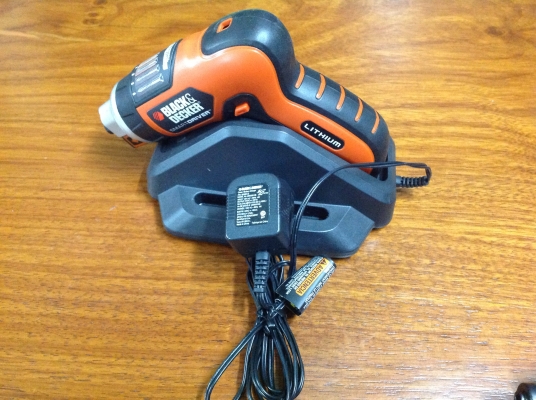 ขายไขควงไร้สาย Black &amp; Decker Drills