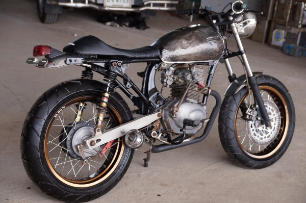 ขาย HONDA CM 185 เครื่อง 2 สูบ CD 125 ทะเบียนโครง เครื่องออกใบซื้อขายให้ครับ รถพร้อมใช้ สภาพตามรูป ครับ ขาย HONDA CM 185 เครื่อง 2 สูบ CD 125 ทะเบียนโครง เครื่องออกใบซื้อขายให้ครับ รถพร้อมใช้ สภาพตามรูป ครับ