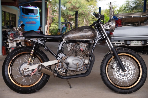 ขาย HONDA CM 185 เครื่อง 2 สูบ CD 125 ทะเบียนโครง เครื่องออกใบซื้อขายให้ครับ รถพร้อมใช้ สภาพตามรูป ครับ ขาย HONDA CM 185 เครื่อง 2 สูบ CD 125 ทะเบียนโครง เครื่องออกใบซื้อขายให้ครับ รถพร้อมใช้ สภาพตามรูป ครับ