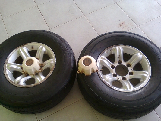 ขายล้อบรรทุก XCD 215R14 ยางปี13 มี2คู่ครับ(ได้ถูกขายถูกได้แพงขายแพงครับ)