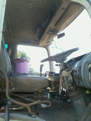 ขายHINO3Mท้ายลาด เครื่อง240 เกียร์เดิม หัวเก๋งกระจกแตก กระจังหน้าบุบ ไฟแตก เพราะรถไหลชนกับแบคโฮครับ