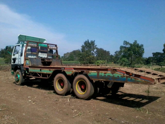 ขายHINO3Mท้ายลาด เครื่อง240 เกียร์เดิม หัวเก๋งกระจกแตก กระจังหน้าบุบ ไฟแตก เพราะรถไหลชนกับแบคโฮครับ