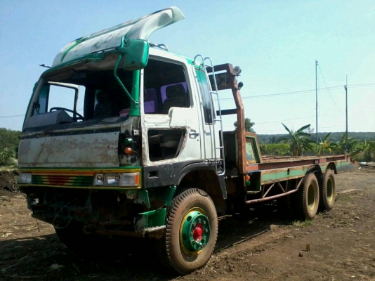 ขายHINO3Mท้ายลาด เครื่อง240 เกียร์เดิม หัวเก๋งกระจกแตก กระจังหน้าบุบ ไฟแตก เพราะรถไหลชนกับแบคโฮครับ