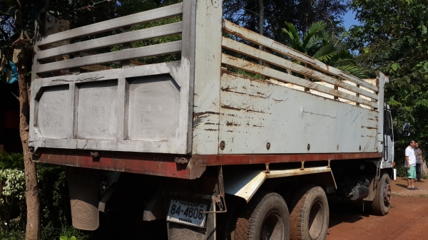 ขายด่วนไอ้หลงสิบปีดสองเพลาดั้ม FN527MA195แรง  พร้อมใช้จัดแนนท์ได้โทร 0801515451