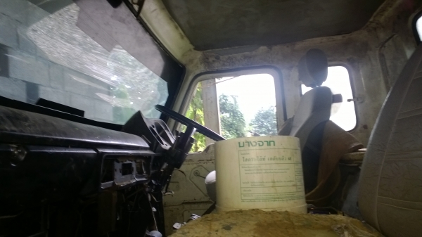 10ล้อโม่ปูน2เพลา NISSAN UD CW51L.คัสซีใหญ่ ใช้งานอยู่ ขายตามสภาพ..เล่มพร้อม.(ช่วงสิบล้อดั้ม..).