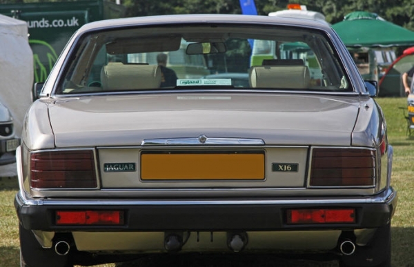 ไฟท้ายขวา Jaguar XJ (XJ40) สภาพดีมาก