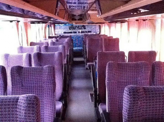 ขายดาวน์รถแอร์หกล้อ ทรงกล้วย benz of 1617 210hp เครื่องหน้า เกียร์มิตซู6เกียร์เดินหน้า1เกียร์ถอย แหนบ เบรกแห้งดุมจักร ขายสองแสน