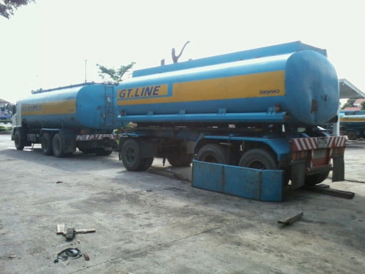 ขายรถพ่วงบรรทุกน้ำมัน