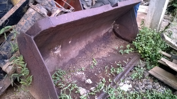 รถตักHITACHI LX80 SUPER  ขายตามสภาพ มีเกียร์ให้ เกียร์เดิมพัง....รถสภาพสวย