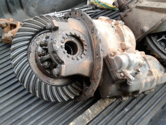 ขายแท่น ISUZU 2 เพลา ทั้งชุด  เฟือง 7/39 เฟืองดี ขายกันถูกๆ