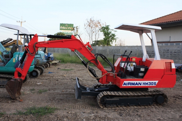 ขายรถแบคโฮ สนใจติดต่อ 086-775-7900