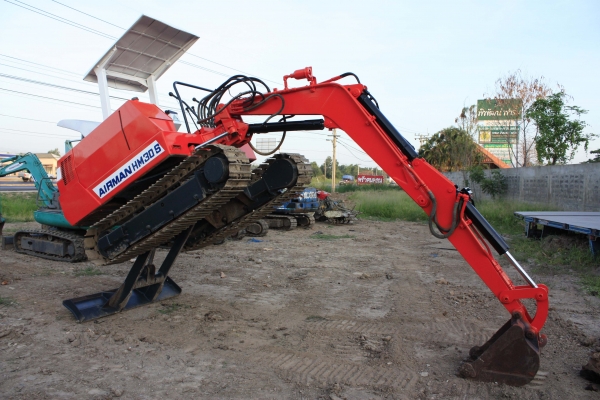 ขายรถแบคโฮ สนใจติดต่อ 086-775-7900