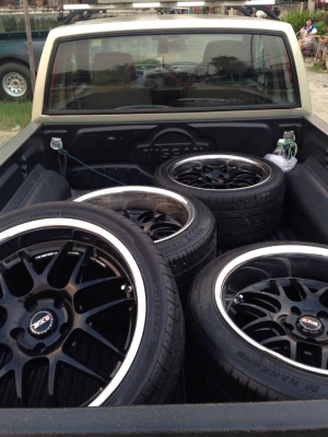 แม๊ก + ยาง ติดต่อสอบถามได้