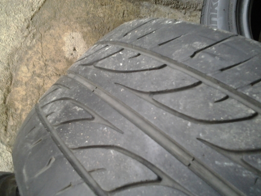 ยาง dunlop 225/45/17  ปี11