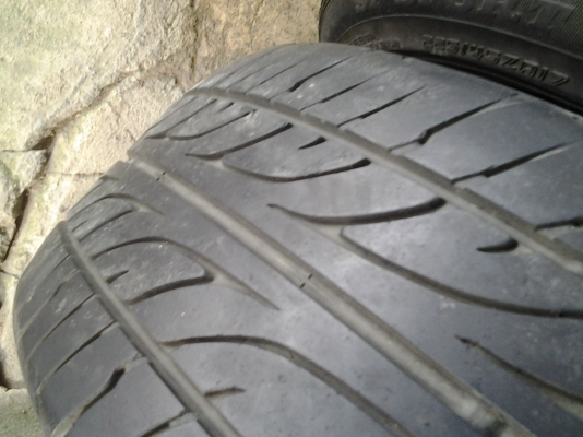 ยาง dunlop 225/45/17  ปี11