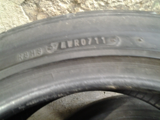 ยาง dunlop 225/45/17  ปี11