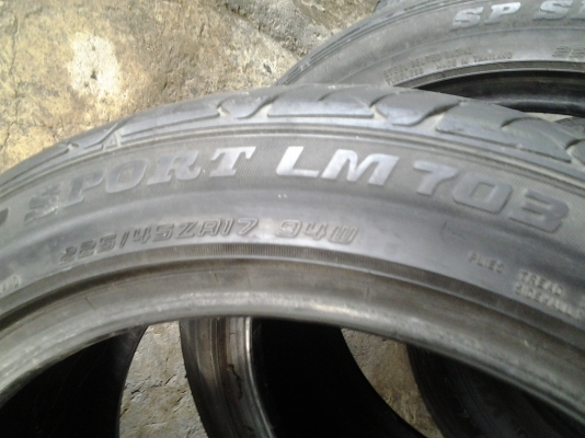 ยาง dunlop 225/45/17  ปี11