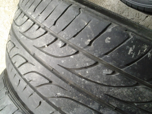 ยาง dunlop 225/45/17  ปี11