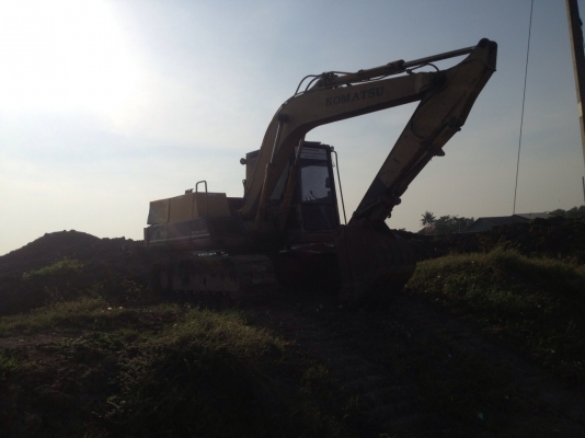 ขายKOMATSU 120-3 สภาพสวย พร้อมใช้งาน ใบแทร็กเต็ม เครื่องดี ช่วงล่างดี ราคาต่อรองได้