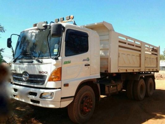 รถฮีโน่ 10  ล้อดั้ม  260 แรงม้า ปี 53  ( รถวิ่ง 18x,xxx กม. )  สนใจติดต่อ 081 -  6079515