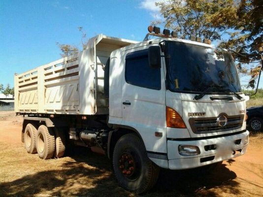 รถฮีโน่ 10  ล้อดั้ม  260 แรงม้า ปี 53  ( รถวิ่ง 18x,xxx กม. )  สนใจติดต่อ 081 -  6079515