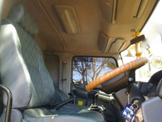 รถฮีโน่ 10  ล้อดั้ม  260 แรงม้า ปี 53  ( รถวิ่ง 18x,xxx กม. )  สนใจติดต่อ 081 -  6079515