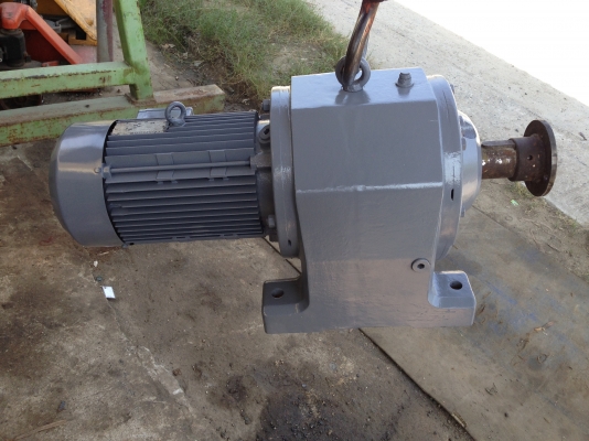 ขายมอเตอร์เกียร์ SEW 7.5 HP. 380 V อัตราทด 1:23 เพลาออกประมาณ 63 รอบต่อนาที สภาพสวย วิ่งนิ่ม พร้อมใช้งาน